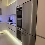 De 220 M2 A 50 M Des Champs-elysees