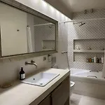 Apartment De 220 M2 A 50 M Des Champs-elysees *