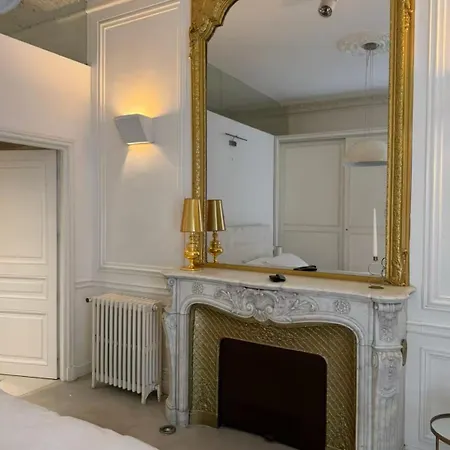 De 220 M2 A 50 M Des Champs-elysees * Paris