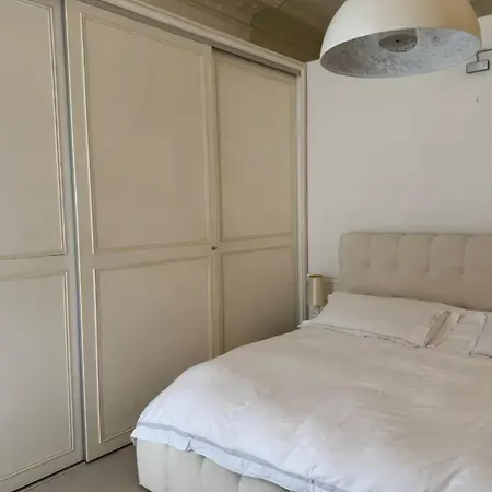 Appartement De 220 M2 à 50 M Des Champs-elysees Paris