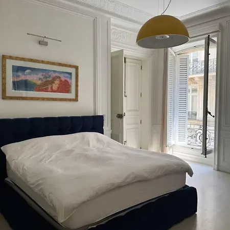 De 220 M2 à 50 M Des Champs-elysees Appartement *